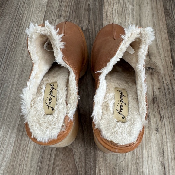 Free People James Cozy Mules Boho Lug Sole Leather EU 39/ US 8.5 - Picture 4 of 9